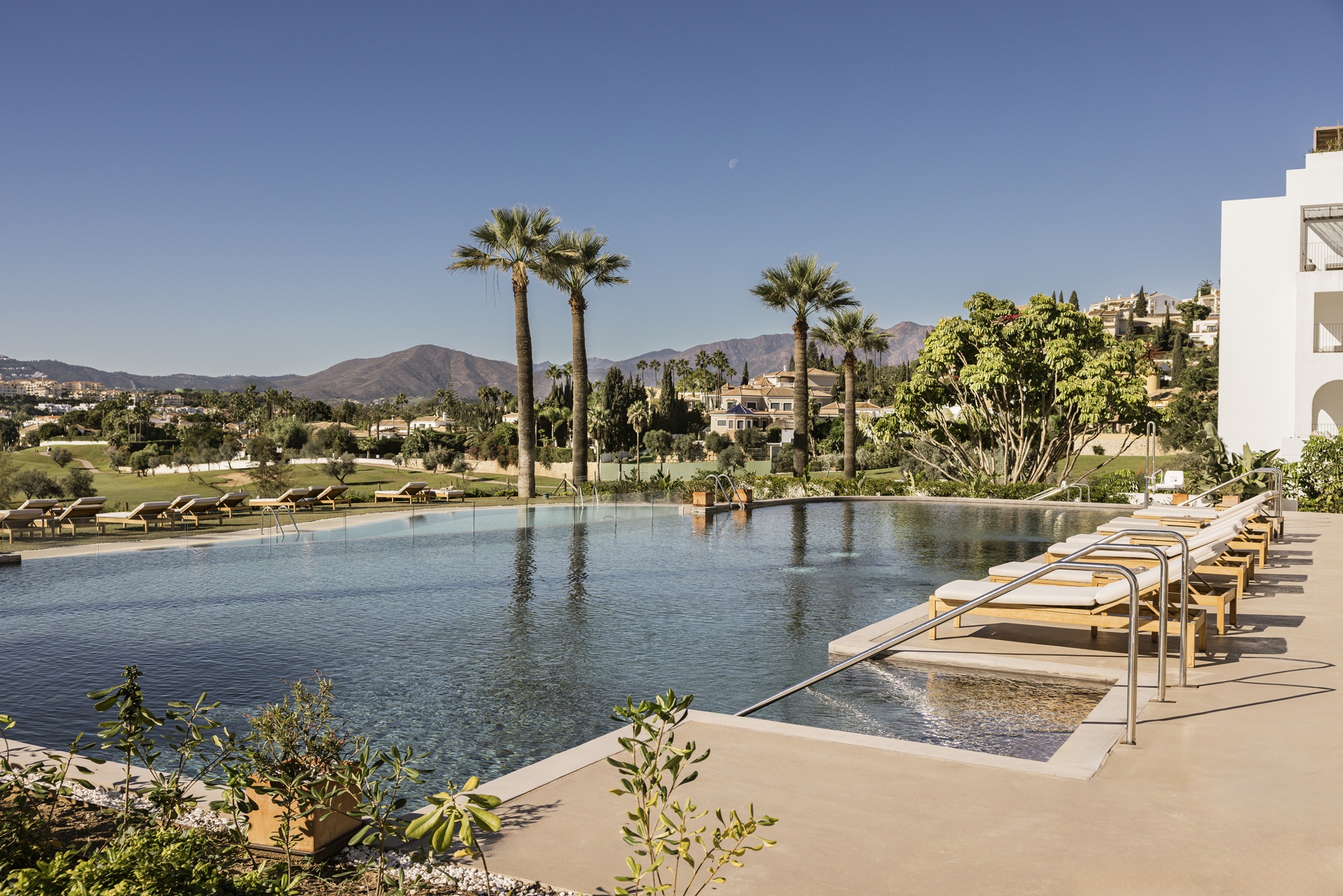 La Zambra Resort