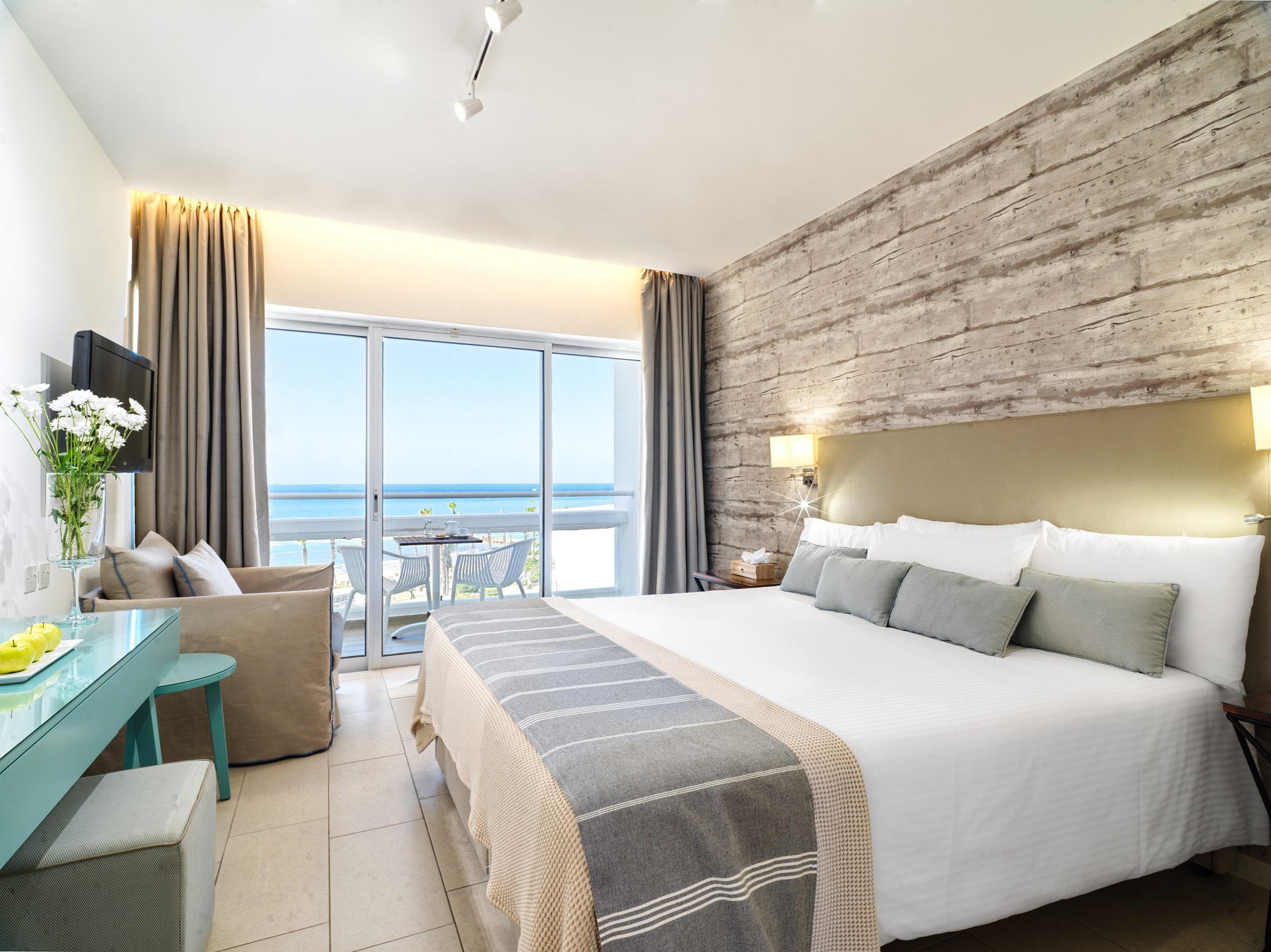 Leonardo Plaza Cypria Maris Beach Hotel & Spa