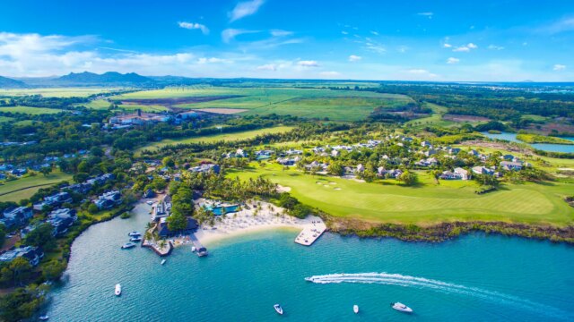 Enquire now for a Mauritius golf holiday at The Bay Club at Anahita