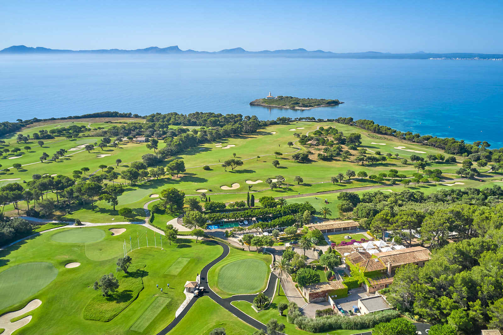 Play golf in Majorca at Club de Golf Alcanada