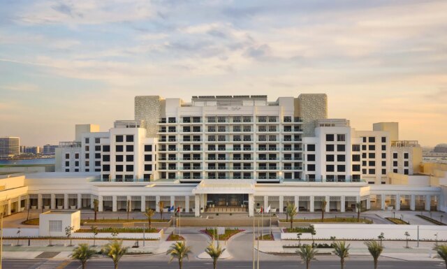 Enquire now for your next Abu Dhabi golf holiday at Hilton Abu Dhabi Yas Island