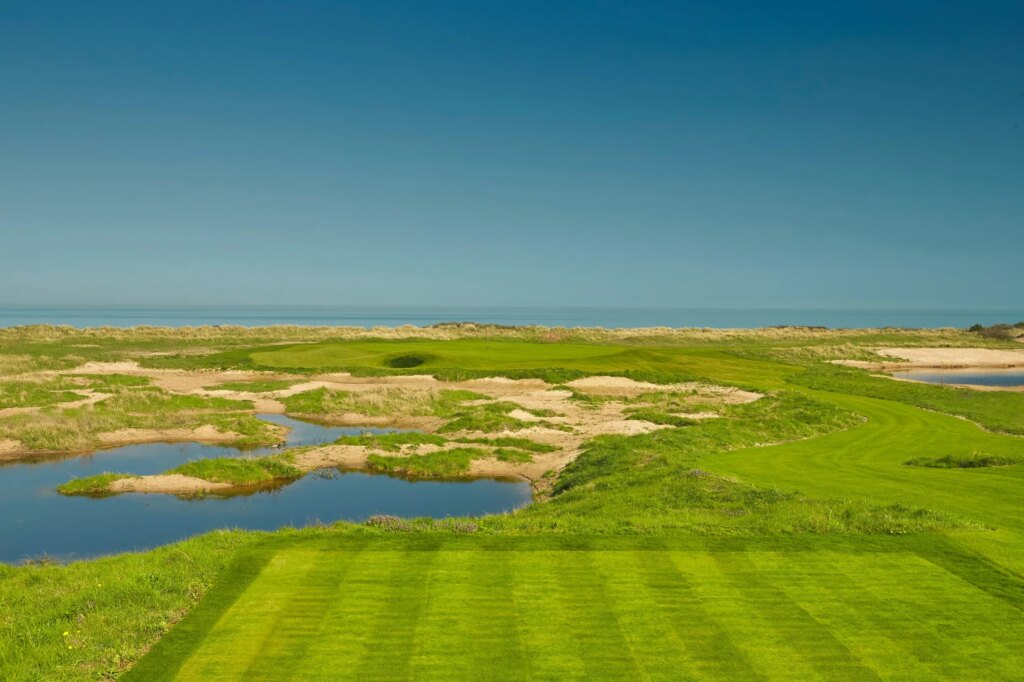 Play golf in England at Prince's Golf Club