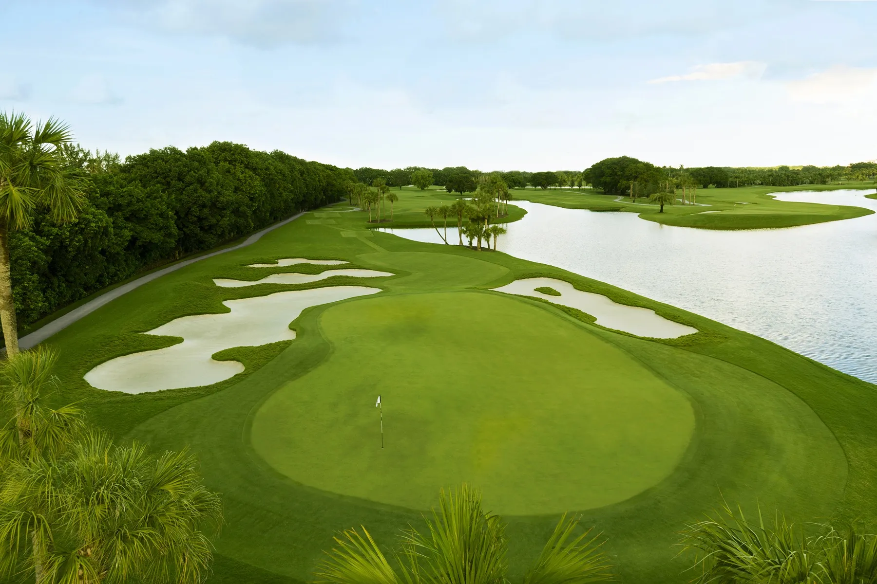 Hole 7 on the Golden Palm Golf Course at Trump National Doral Miami in Florida