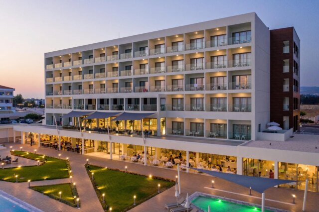 Book a Cyprus golf holiday at Ivi Mare