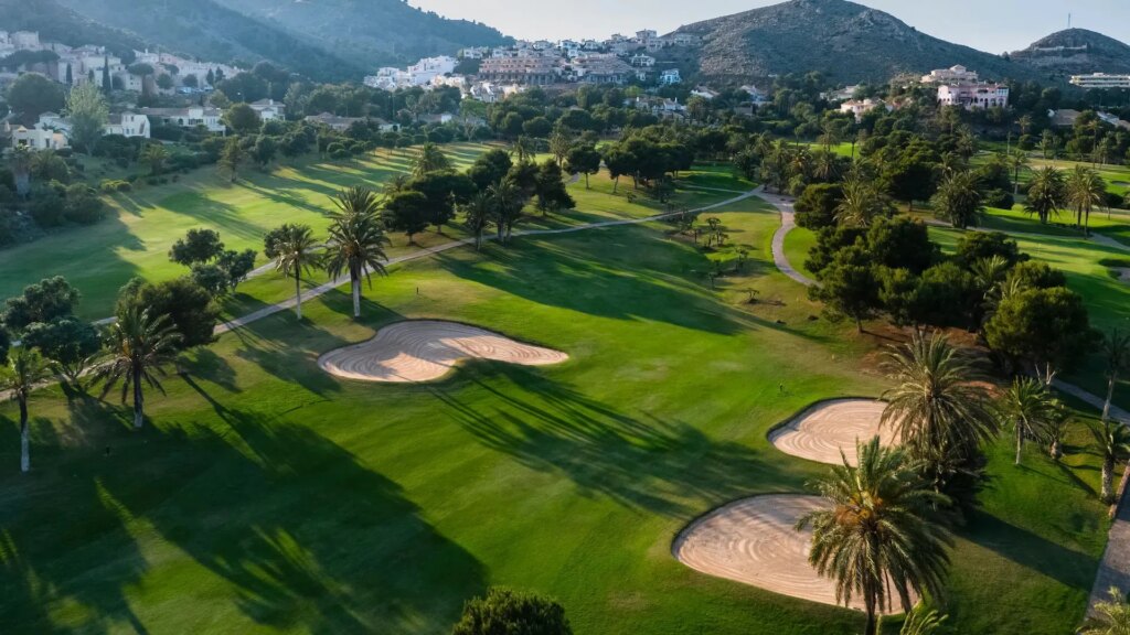 Play golf in Spain at La Manga Golf Club