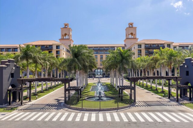 Book your golf holiday in Gran Canaria at Lopesan Costa Meloneras Resort