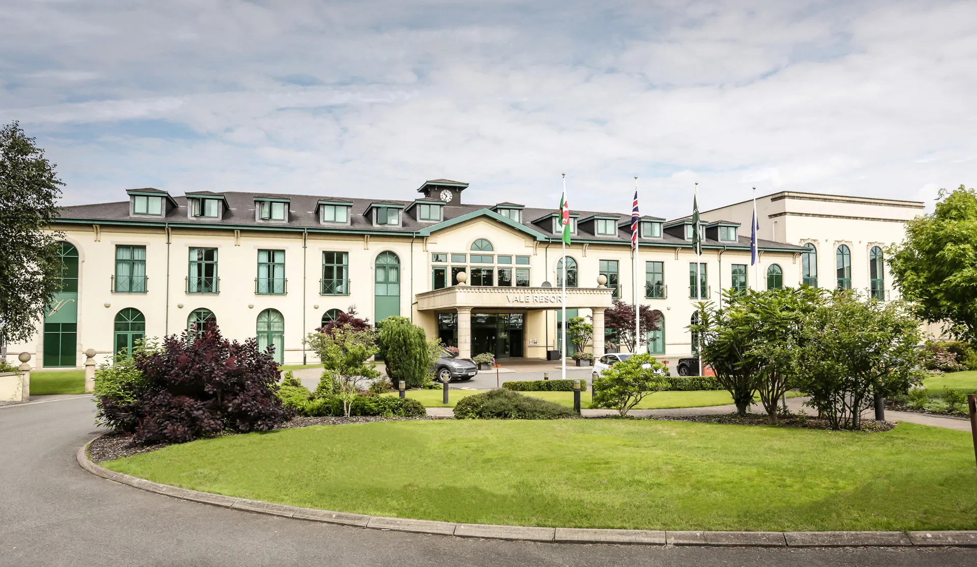 Book now for a Wales golf holiday at Vale Resort