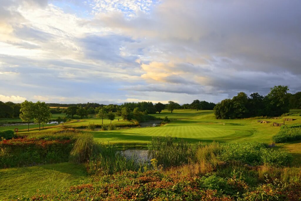 Play golf in Wales at the Vale resort, Wales National Course