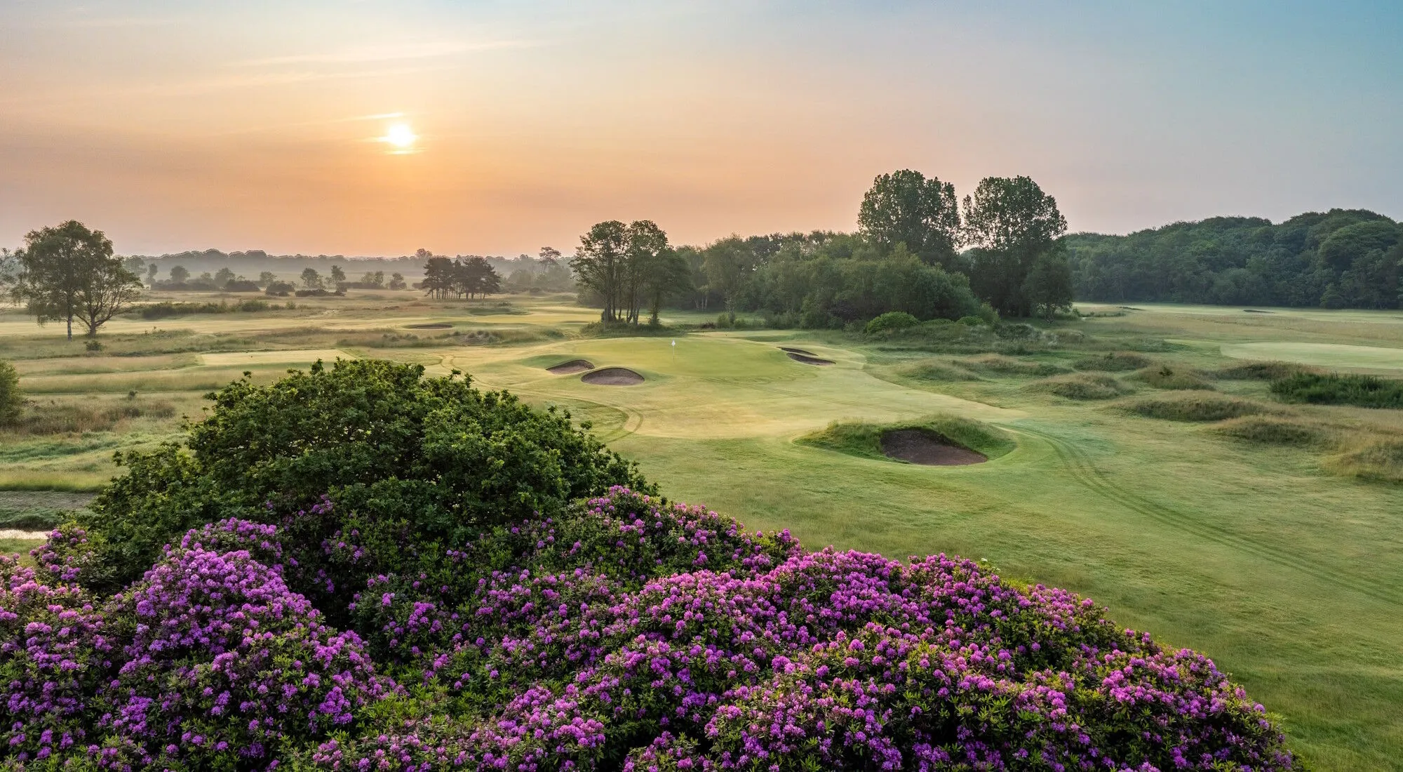 Play golf in England at Fairhaven Golf Club