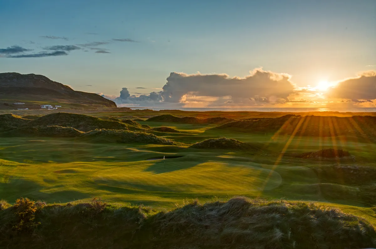 Play golf in Ireland at Ballyliffin Golf Club