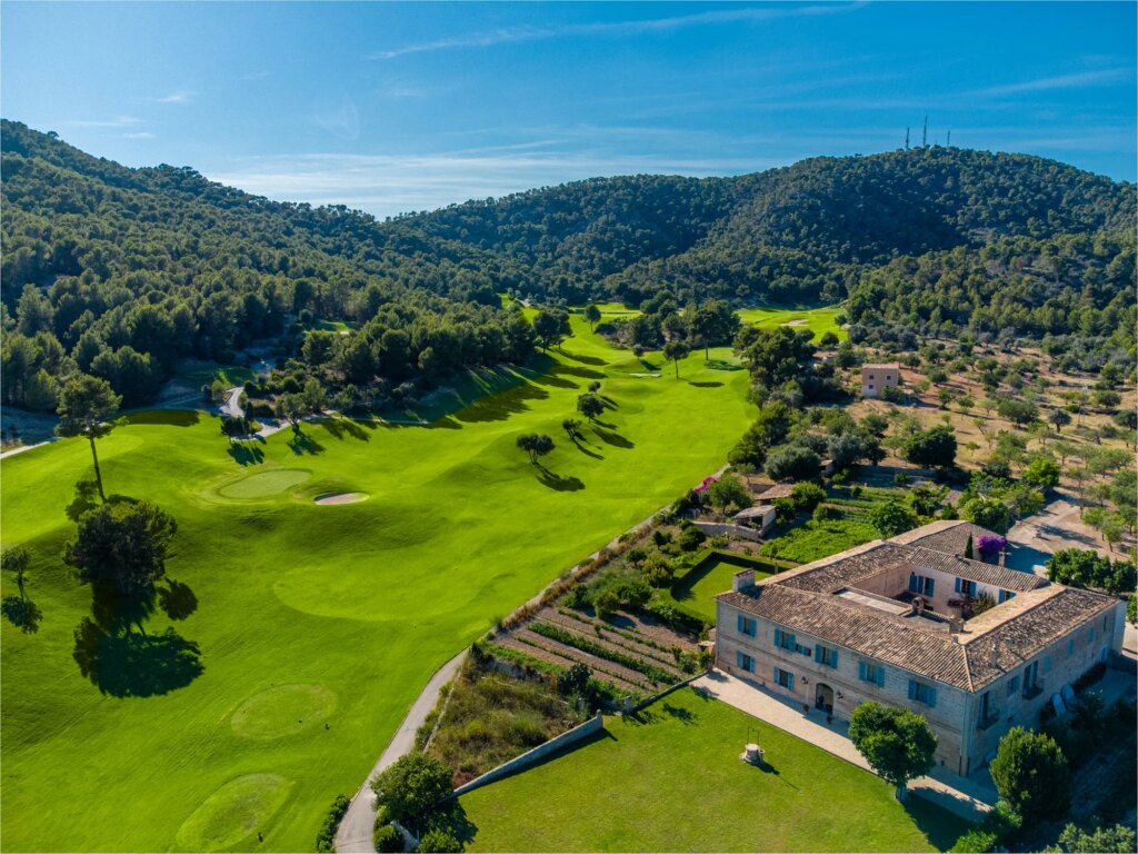 Play golf in Majorca at Golf de Andratx