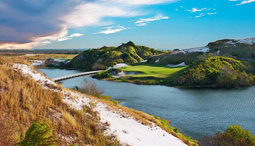 Play golf in Florida at Streamsong Blue Course